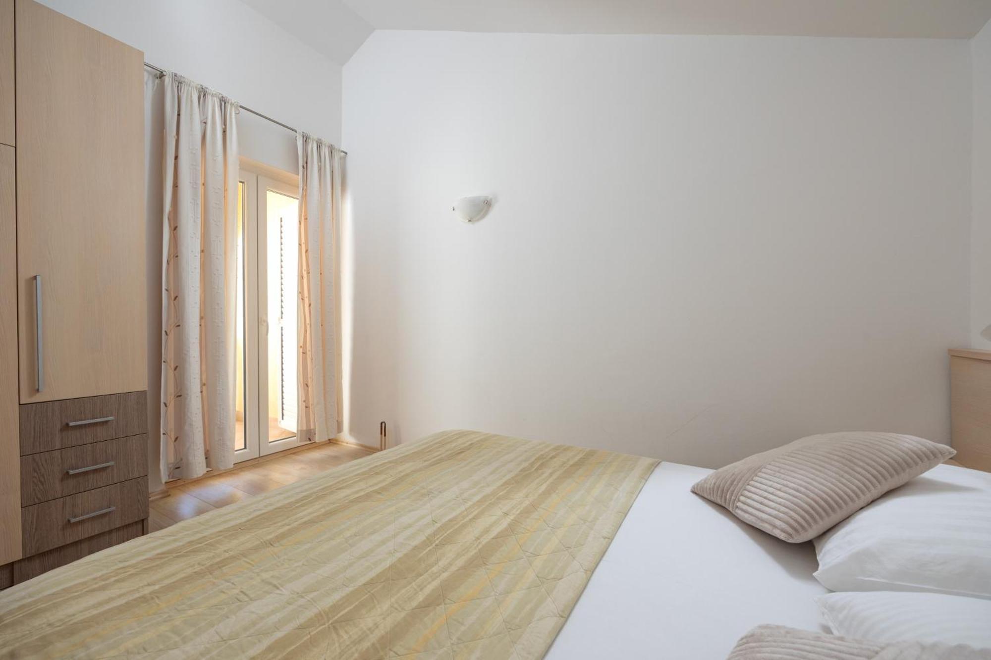 Premium - Lavica